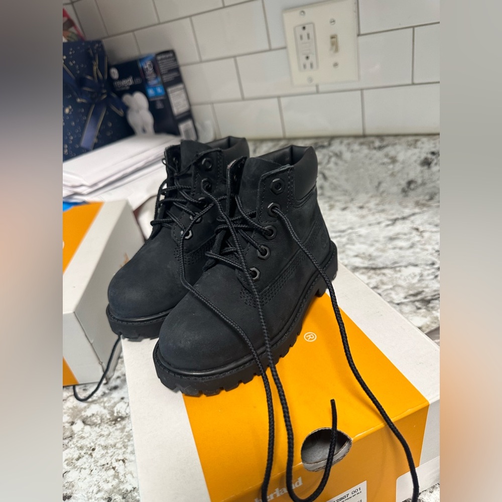 Black Timbs size 8C